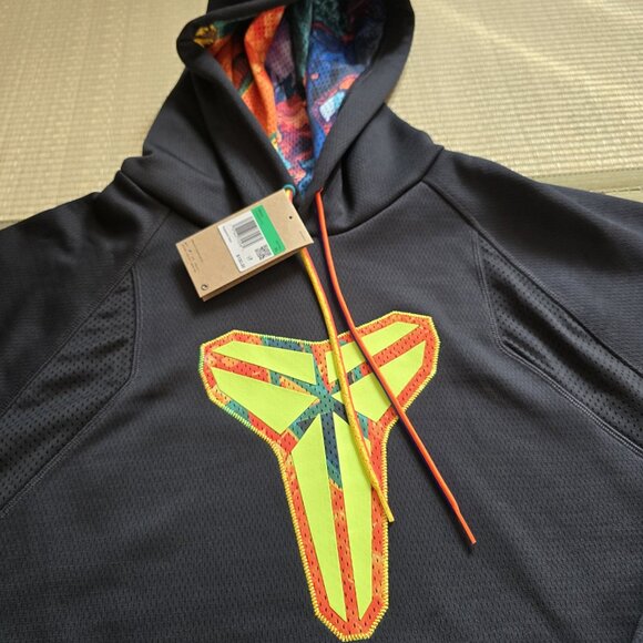 Nike What The Kobe 8 Therma Fit Pullover Hoodie - Picture 2 of 5